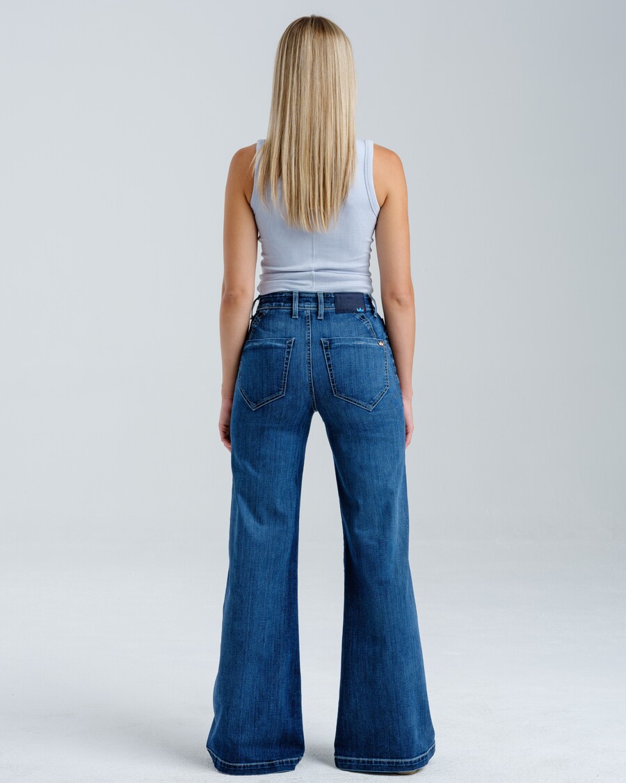 Jnco Vivianite. 28". Hand-Sand Dark Stone.